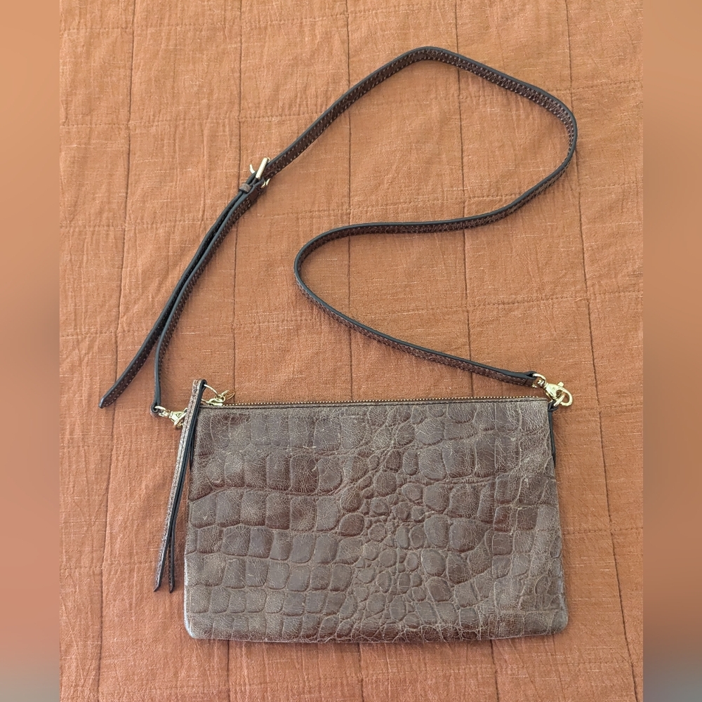 SOLD- Fossil Sydney Crossbody